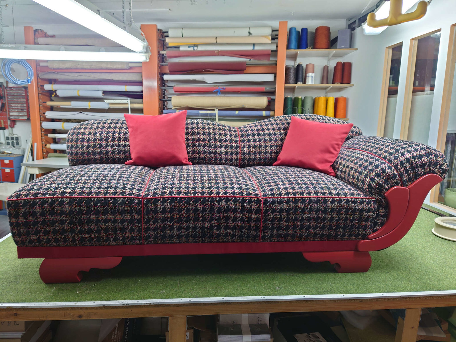 extravagante Couch von Création Wohnen